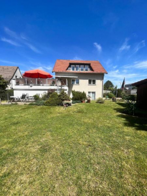 Komfortables Ferienhaus in Warnstedt mit Grill, Garten und Terrasse